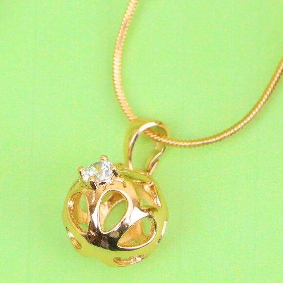 "Elegant Rose Gold Round Pendant with Sparkling Center Stone, XPPT1744 - Picture 1 of 12